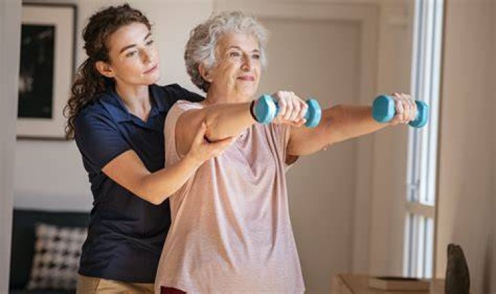 When does a physical therapist come to your home?